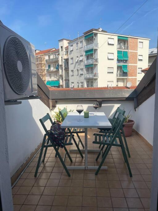Centro Storico-Mansarda Verde Con Terrazzino E A/C アスティ エクステリア 写真