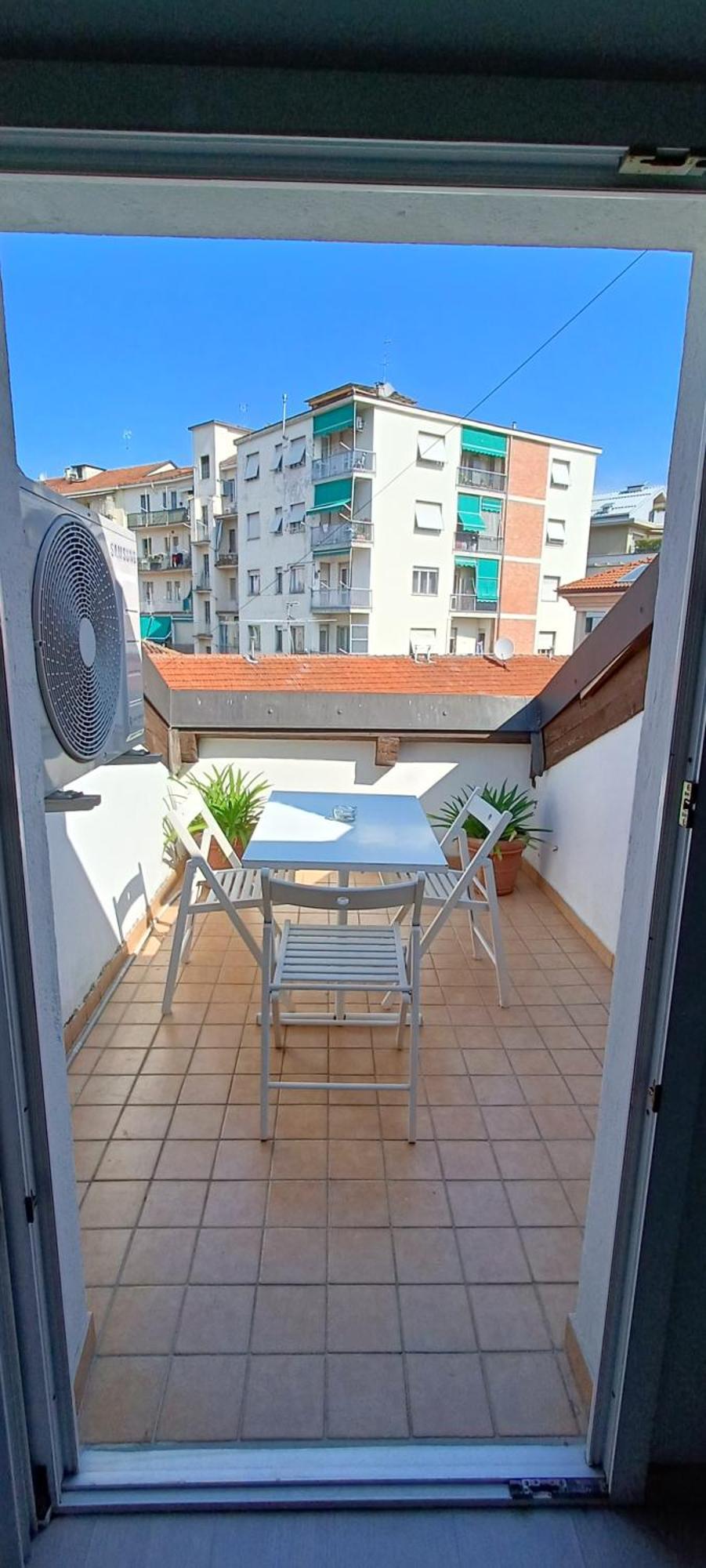 Centro Storico-Mansarda Verde Con Terrazzino E A/C アスティ エクステリア 写真